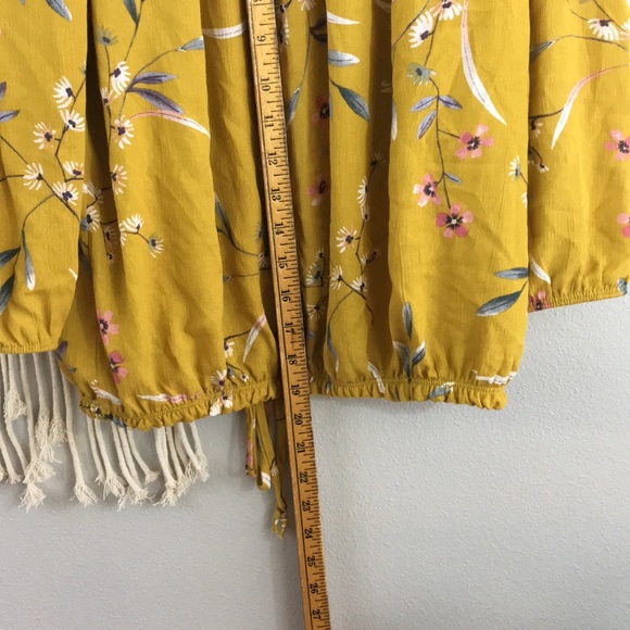 Free Kisses floral mustard off shoulder top Sz L - Picture 5 of 5
